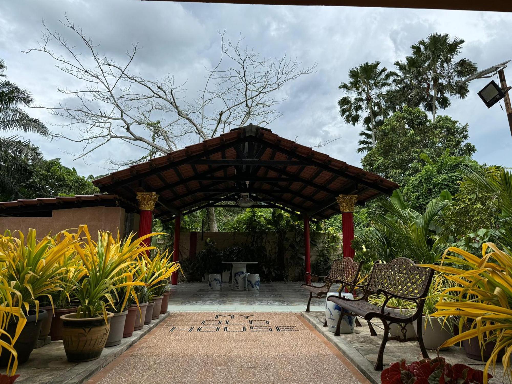 Apartamento Myoldhouse Lahad Datu Exterior foto